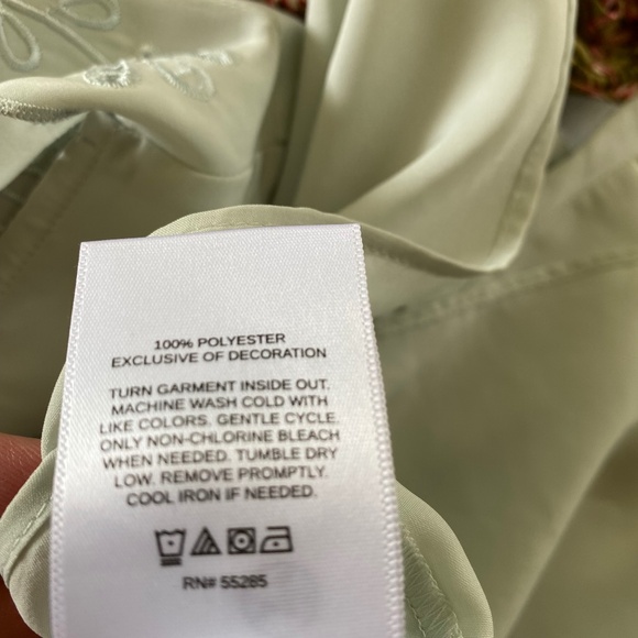 Express Sleeveless blouse - Picture 7 of 7